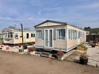 2 Bedroom Caravan in Uddingston, Glasgow - Uddingston - 8