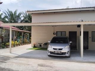 Cinta 2 Homestay Parit Raja - - 0
