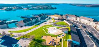 Lakefront Lands End Luxury 3bed2bathpoolsdock - Osage Beach - 4