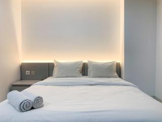 Modern and Comfort Design Studio Room at West Vista Apartment By Travelio - Jakarta - 5