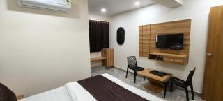 The Gravity Hotel - Jetalpur - 3