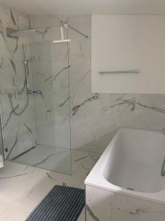 Moderne 3 ZWG mit Südbalkon in Seenähe - 4