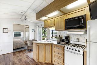 Fergus Falls Glamping Destination for Memorable Lakeside Family Vacations in Minnesota - Fergus Falls - 4