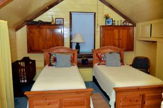 Cozy Cabin Rental in Napoleonville near New Orleans, Louisiana - - 3