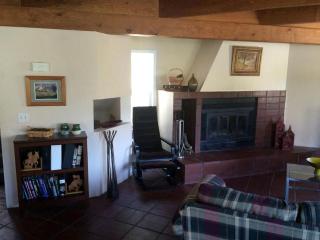 Captivating Riverfront Vacation Rental for Large Groups in Three Rivers, California - Three Rivers - 6