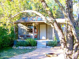Rustic Cabin Rental for a Romantic Countryside Retreat near Austin, Texas - Liberty Hill - 3
