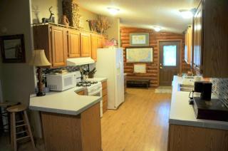 Elegant and Rustic Family Vacation Rental with a 10-Acre Private Pond in Cass County, Iowa - Adair - 7