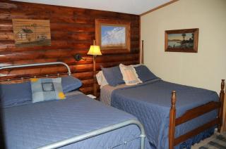 Elegant and Rustic Family Vacation Rental with a 10-Acre Private Pond in Cass County, Iowa - Adair - 5