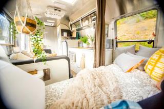 Beautiful Airstream Glamping Site for Romantic Weekends Away in North Carolina - - 9