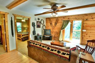 Amazing Cabin Rental in Voyageurs National Park near Lake Kabetogama, Minnesota - 8