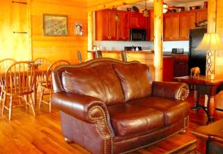Lovely Lakeside Suite Rental on Eco-Friendly Ranch near Lincoln, Nebraska - - 5