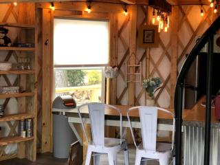 Spacious Yurt by Blue Ridge Parkway with Mountain Views in Fancy Gap, Virginia - 5