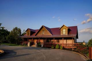 Stunning Luxury Cabin Rental with Hot Tub near Blue Ridge Mountains of North Carolina - Dobson - 3