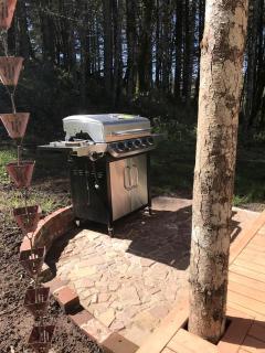 Peaceful Comfy Yurt with Everything Needed for a Glamping Getaway in McMinnville, Oregon - 0