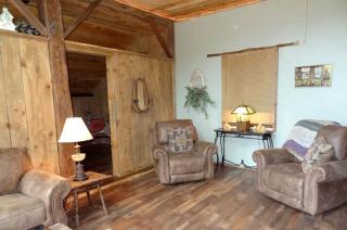 Authentic Pet-Friendly Cabin Rental in Cherokee National Forest in Tennessee - 7