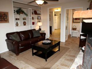 Riverfront Ranch Cottage for a Getaway to the Blanco River in Wimberley, Texas - Wimberley - 4