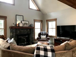 Spacious Chalet Rental for a Ski Vacation in Vermont - Ludlow - 7