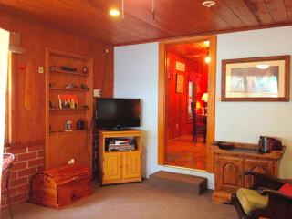 Lakefront Weekend Getaway with a Private Dock near the Ocala National Forest, Florida - 3