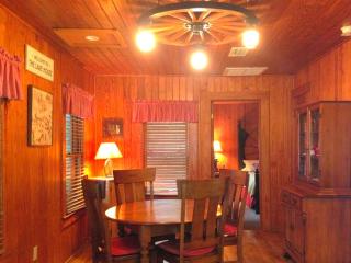 Lakefront Weekend Getaway with a Private Dock near the Ocala National Forest, Florida - Orange Springs - 2