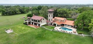 Incredible Luxury Villa Rental with Staff Included on Ranch near Austin, Texas - Brenham - 0