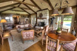 Incredible Luxury Villa Rental with Staff Included on Ranch near Austin, Texas - Brenham - 2