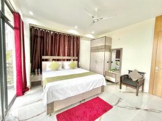 Evening Dusk Apartments Kasauli I Restaurant I Serviced apartments I Bonfire I Self cooking also available I Lift I Family Accommodation - - 1