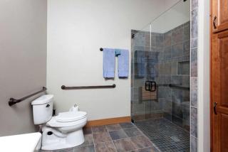 Sunny Mountain Cabin for a Group Getaway in West Glacier, Montana - West Glacier - 1