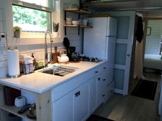 Glamping in North Carolina for Weekend Getaways near Asheville - Tuckasegee - 5