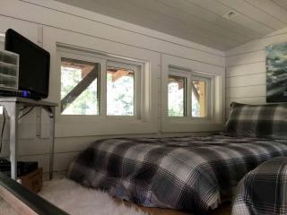 Glamping in North Carolina for Weekend Getaways near Asheville - Tuckasegee - 2