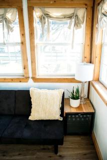 Rustic Tiny House Rental for Weekend Getaways from Dallas - 3