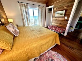 Beautifully-Decorated Soundfront Rental with a Balcony in Kitty Hawk, North Carolina - Kitty Hawk - 1