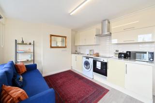 Spacious 5 Bedroom 3 Mins Walk from Mile End - Londen - 7