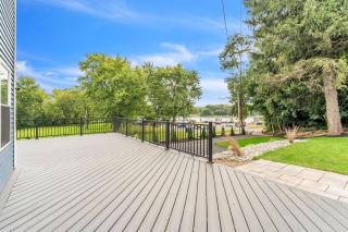 Connecticut Waterfront Home, With Hot Tub, Cozy - Rocky Hill - 9