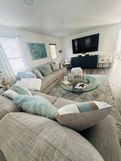 Connecticut Waterfront Home, With Hot Tub, Cozy - Rocky Hill - 8