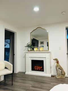 Connecticut Waterfront Home, With Hot Tub, Cozy - Rocky Hill - 3