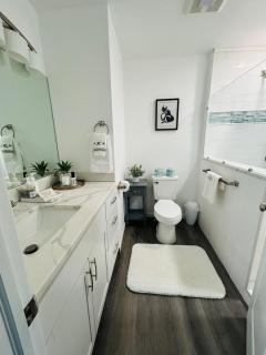 Connecticut Waterfront Home, With Hot Tub, Cozy - Rocky Hill - 2