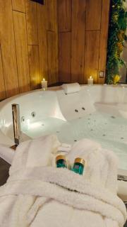 Toi et moi Love room avec Hammam, Sauna, Balnéothérapie ensemble privatisés - Le Coudray - 1