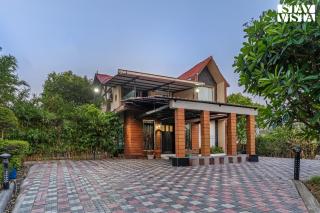 StayVista at Grandeur Living Villa with BBQ, Wi-Fi - Sānwer - 0