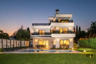 Villa K with Rooftop Jacuzzi, Sea View and Private Gym - Premantura - 0