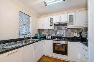 19 Kingswood Manor - George - 3