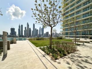 Trophy-Sunset Coral Retreat Beachfront Living - 3