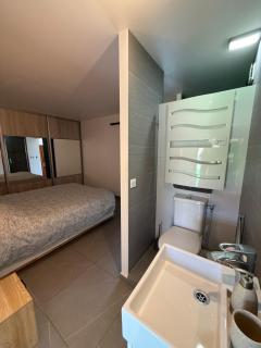 Dépendance au sein d’une villa avec piscine - 3