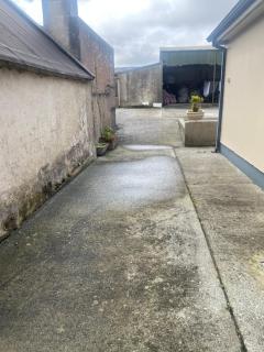 Bluebell apartment sleeps 7 only let as whole apartment - Blennerville - 8