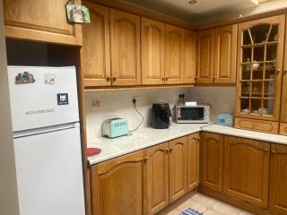 Bluebell apartment sleeps 7 only let as whole apartment - Blennerville - 9