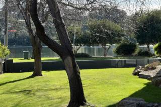 Waterfront 2-bedroom apartment with WiFi, AC in Lakes Entrance - Lakes Entrance - 0