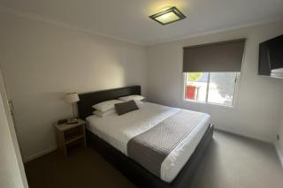 Waterfront 2-bedroom apartment with WiFi, AC in Lakes Entrance - Lakes Entrance - 4