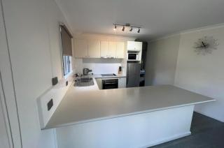 Waterfront 2-bedroom apartment with WiFi, AC in Lakes Entrance - Lakes Entrance - 2