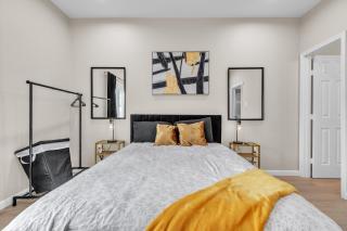 Chic Pet Friendly 3BR Duplex in Amazing Location Duplex - Houston - 1