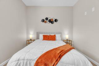 Chic Pet Friendly 3BR Duplex in Amazing Location Duplex - Houston - 2