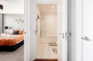 Panoramic View 2 Bedroom Penthouse Basildon, Essex - Laindon - 2